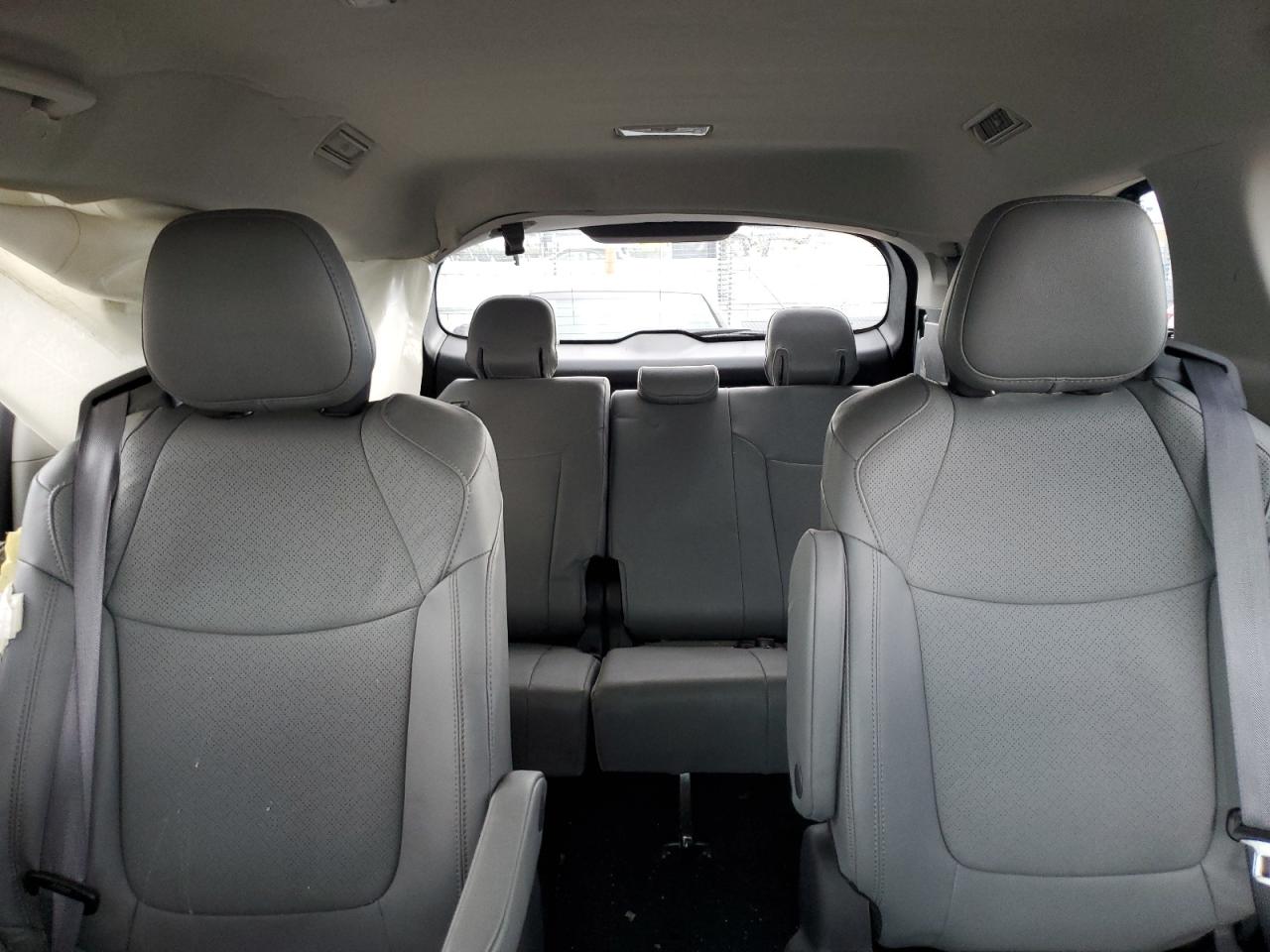 TOYOTA SIENNA LIMITED