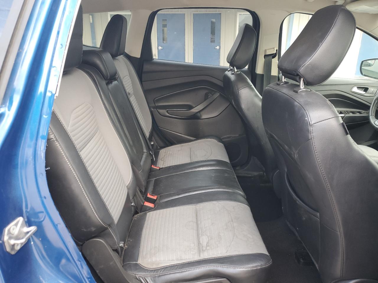 FORD ESCAPE SE