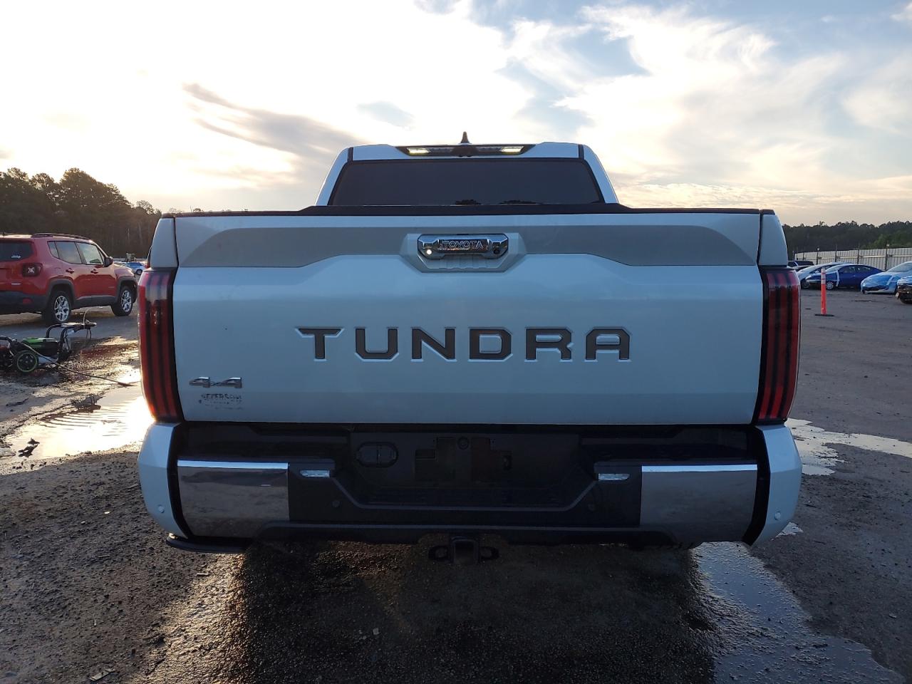 TOYOTA TUNDRA CREWMAX PLATINUM