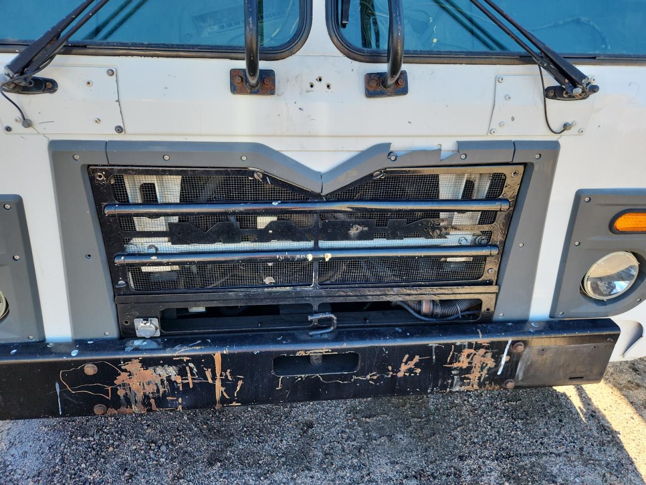 Lot #3268952250 2010 MACK 600 LEU600