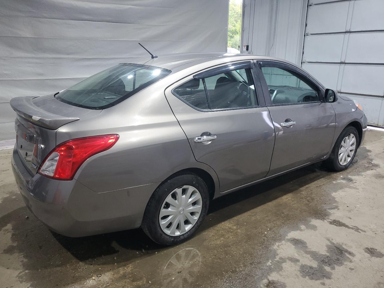 NISSAN VERSA S