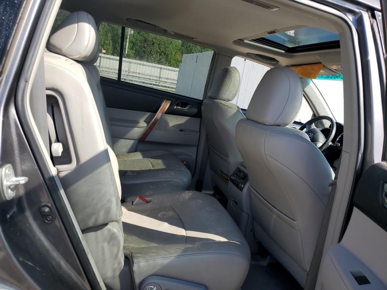 TOYOTA HIGHLANDER LIMITED