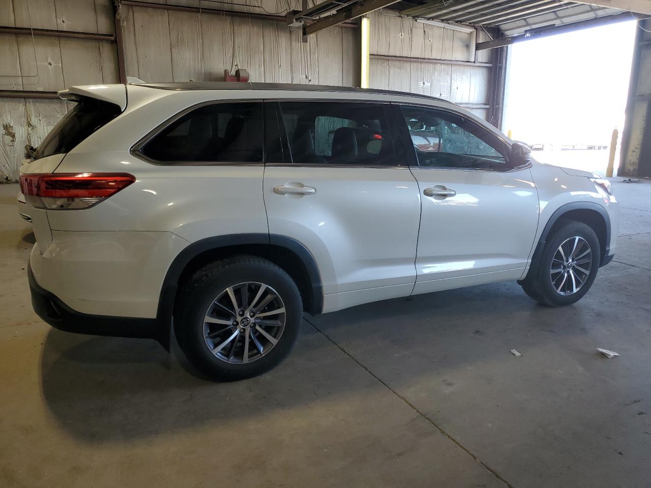 TOYOTA HIGHLANDER SE