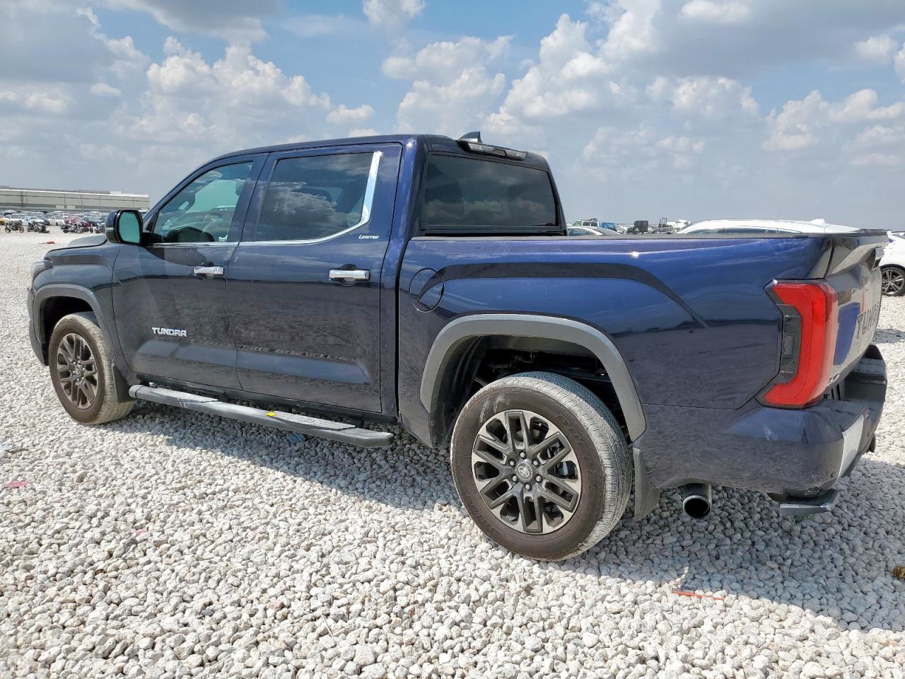 TOYOTA TUNDRA CREWMAX LIMITED