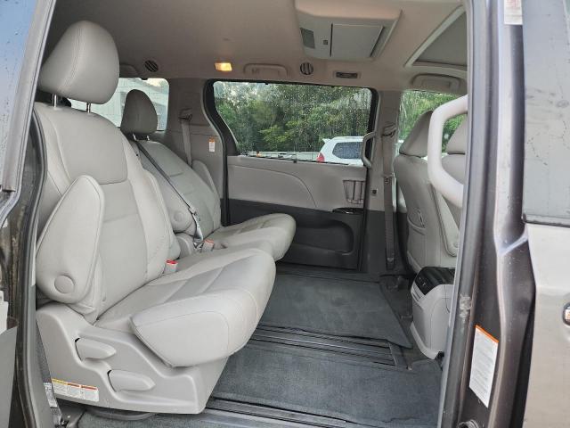 2017 TOYOTA SIENNA XLE 5TDYZ3DC3HS866704