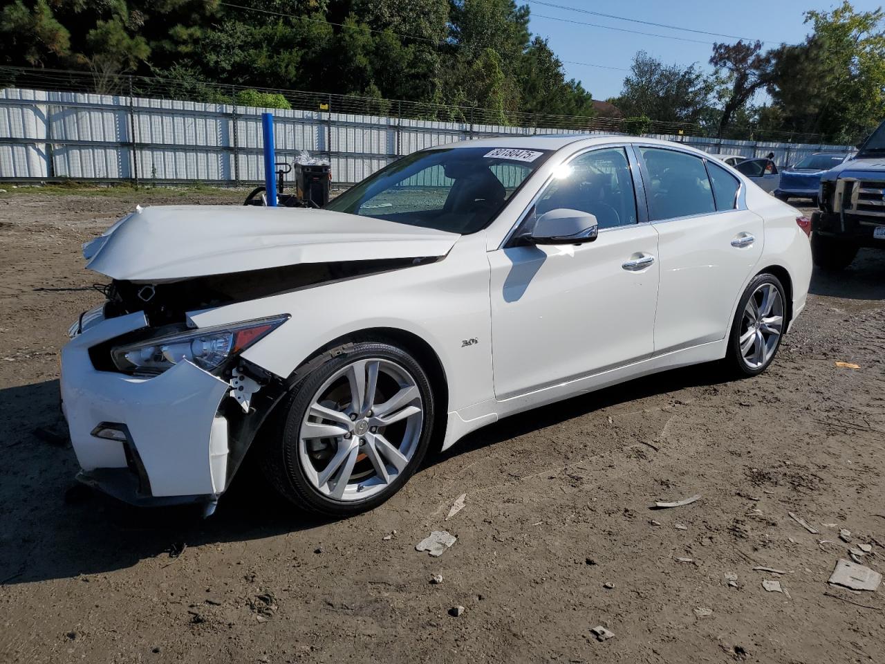 INFINITI Q50 LUXE