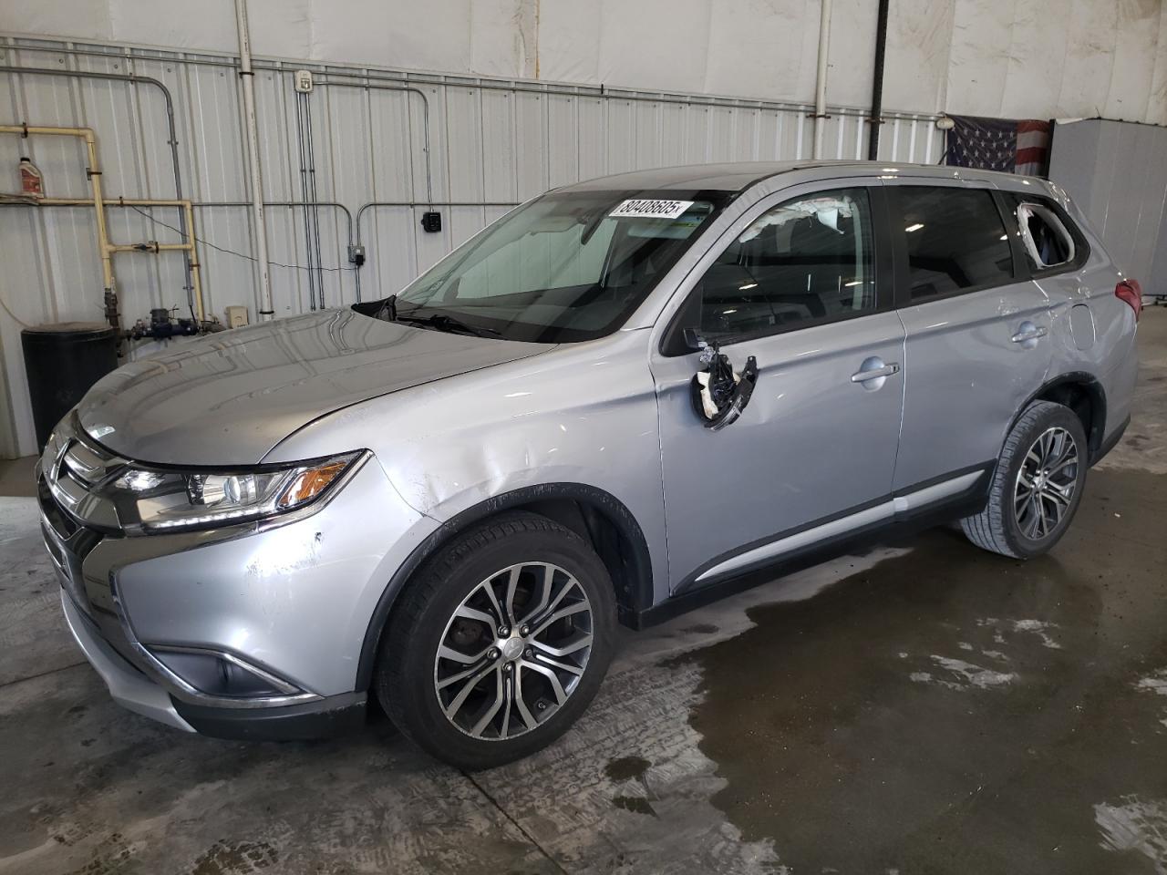 MITSUBISHI OUTLANDER SE