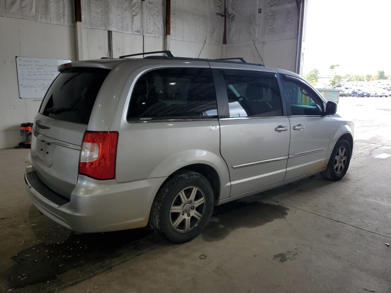 CHRYSLER TOWN & COUNTRY TOURING