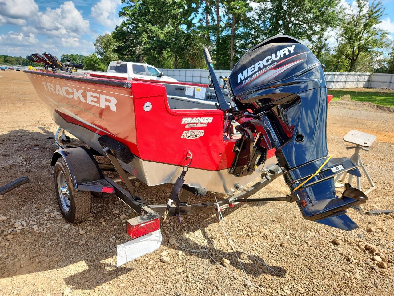 Lot #3276354724 2013 TRACKER BOAT