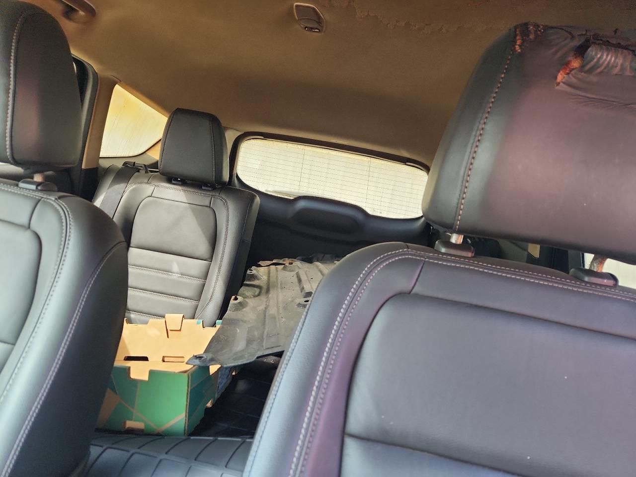 FORD ESCAPE TITANIUM