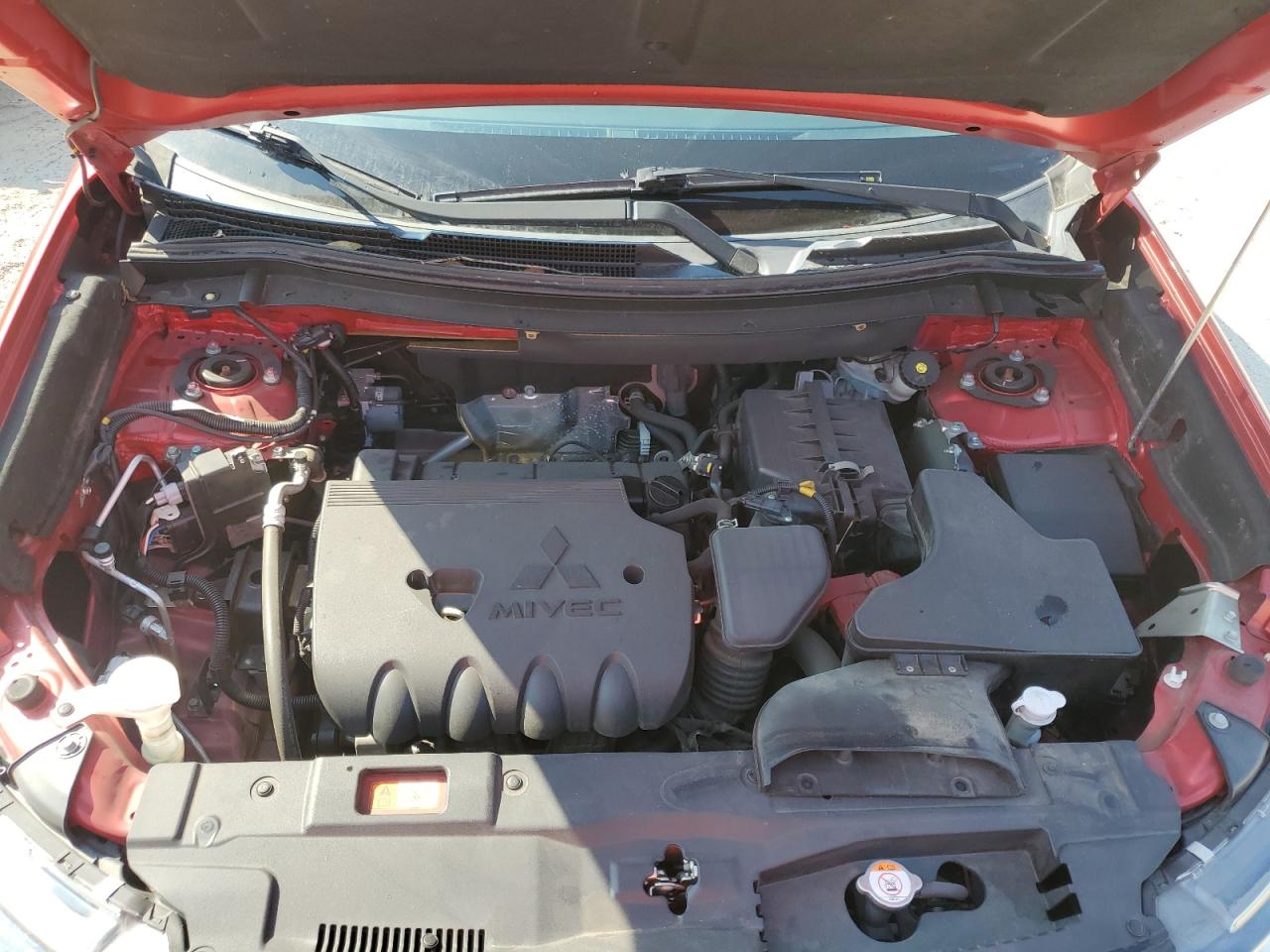 MITSUBISHI OUTLANDER SE