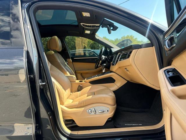 2018 PORSCHE MACAN WP1AA2A58JLB04564