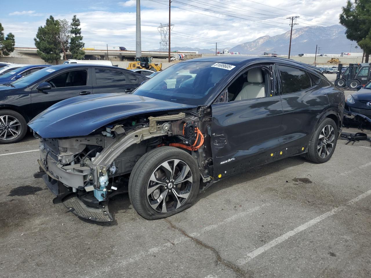  Salvage Ford Mustang