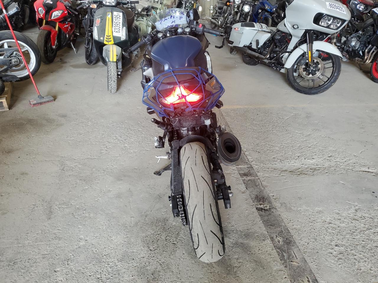 Lot #3308292175 2023 KAWASAKI EX400