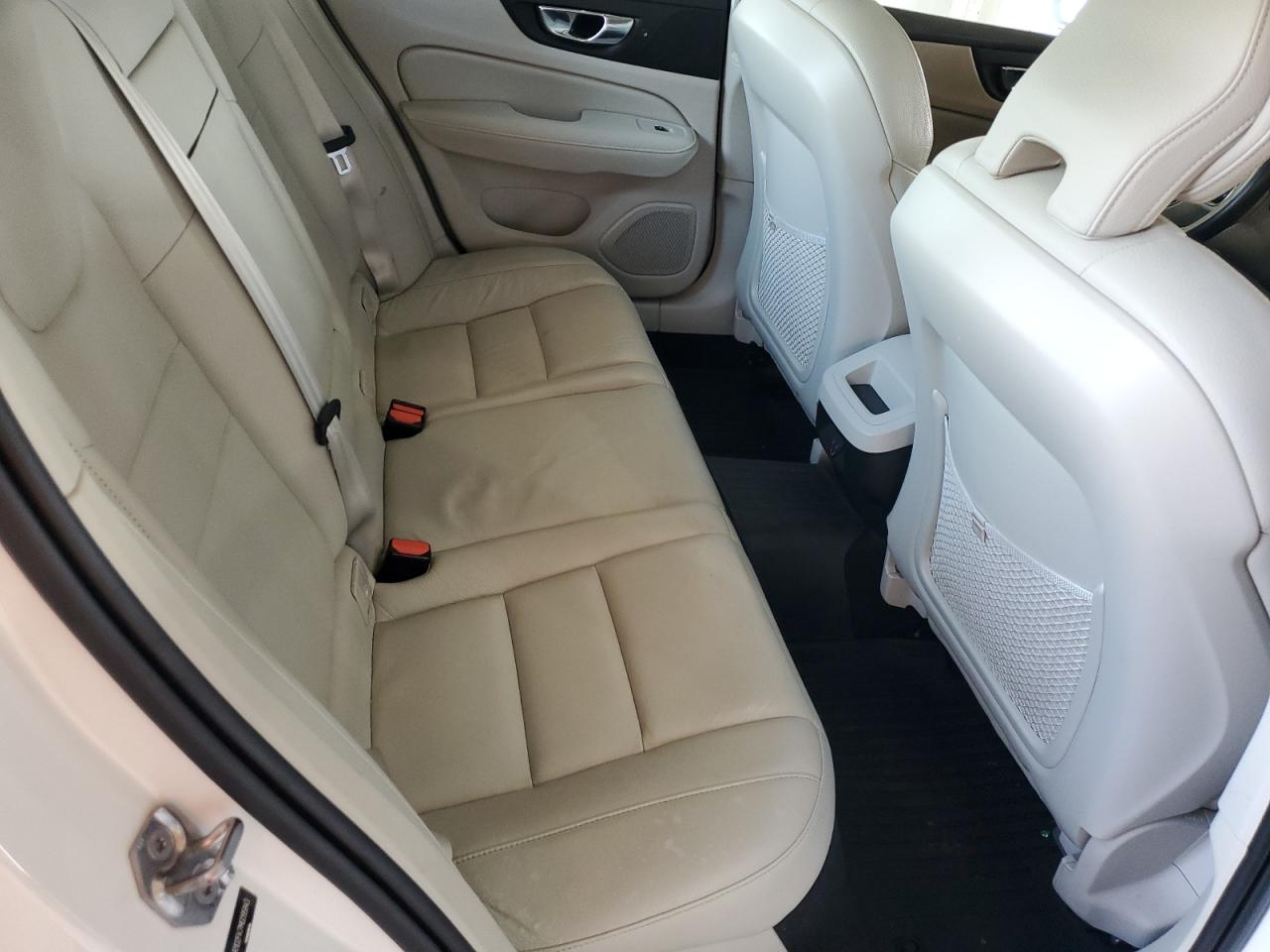 VOLVO S60 T5 MOMENTUM