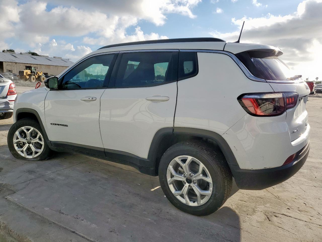 JEEP COMPASS LATITUDE