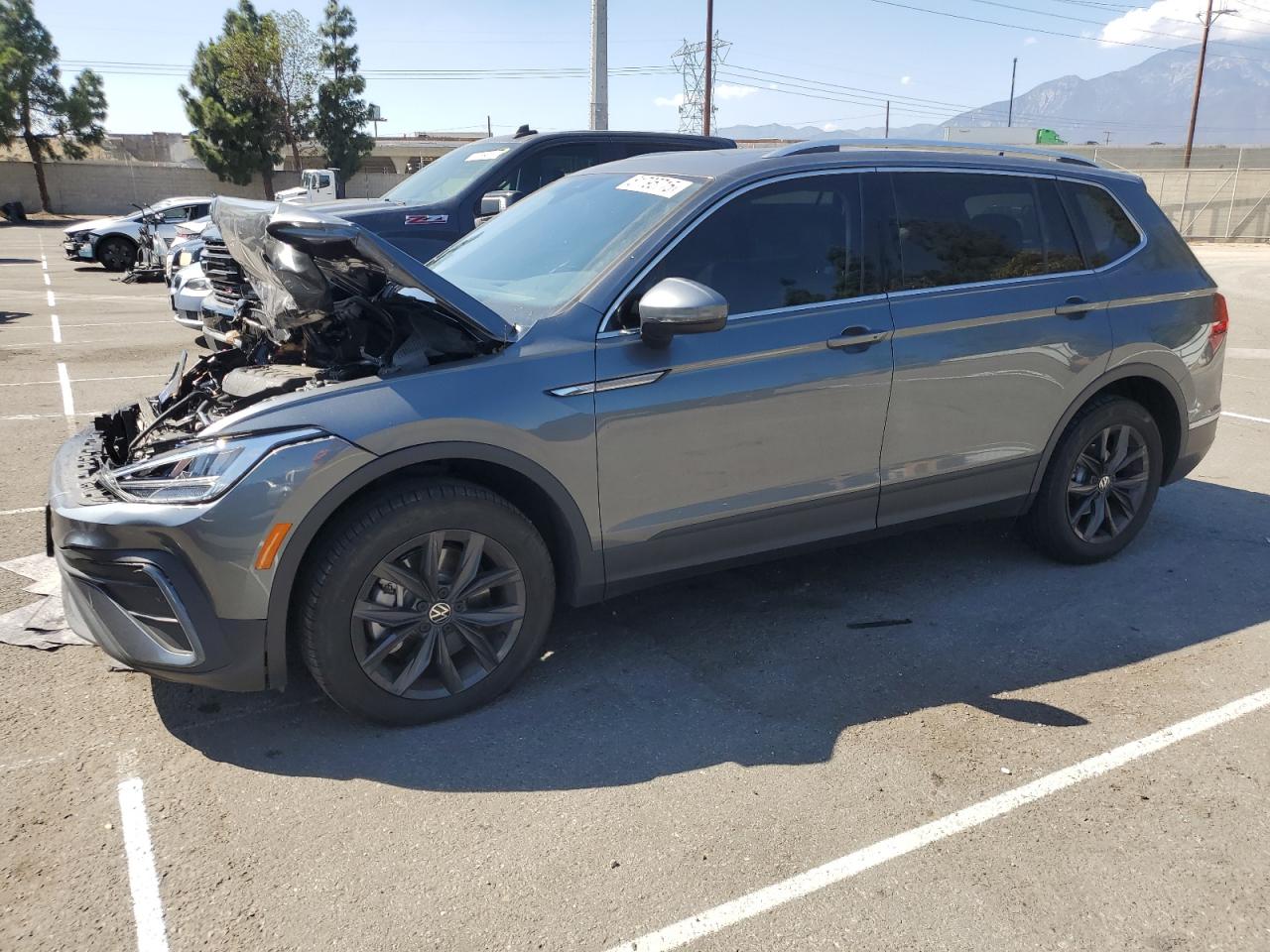 VOLKSWAGEN TIGUAN SE