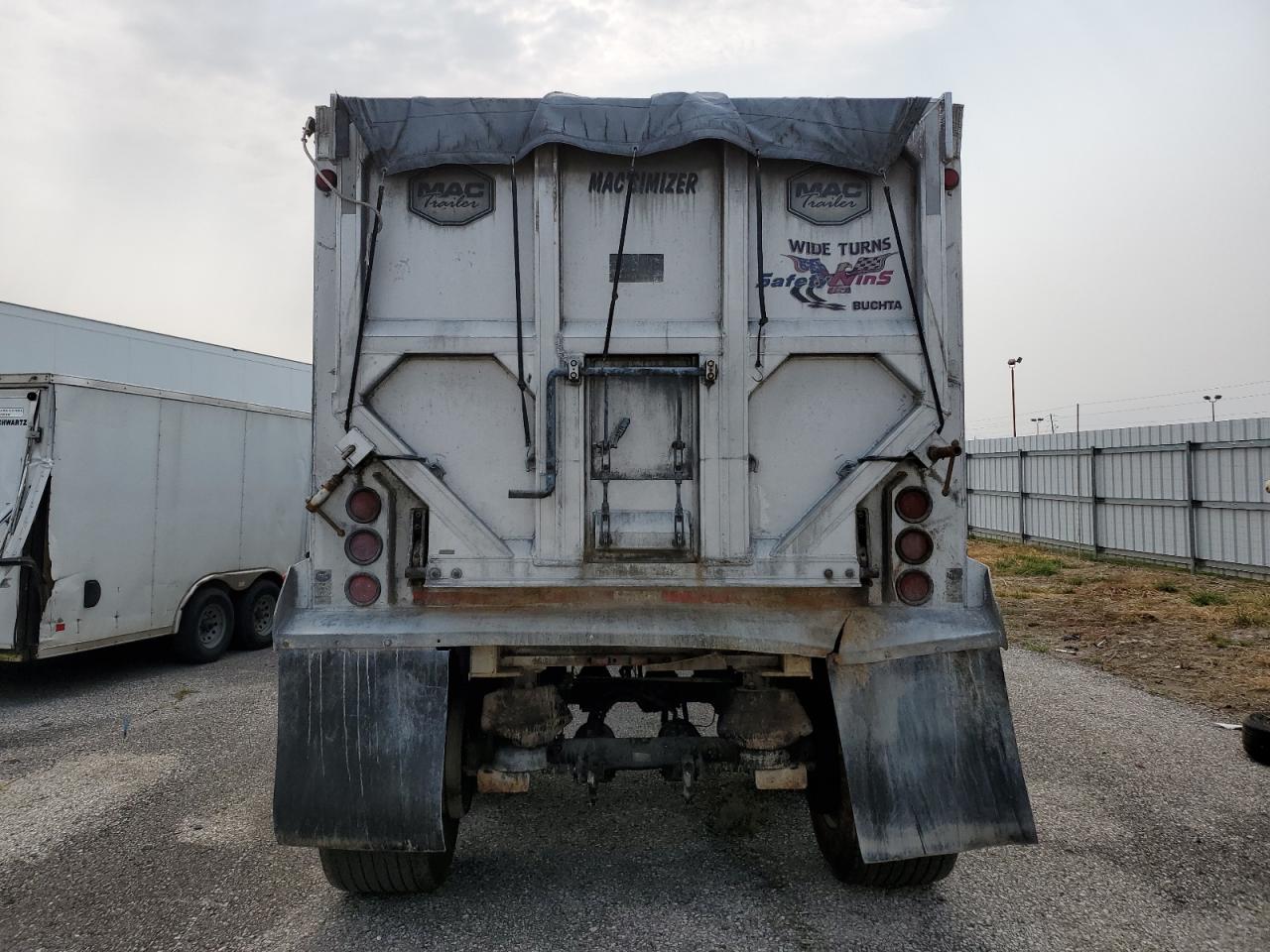 Lot #3265946527 2010 MAC UNKNOWN