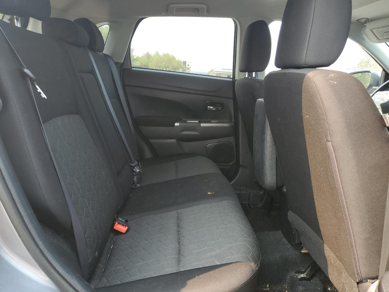 MITSUBISHI OUTLANDER ES