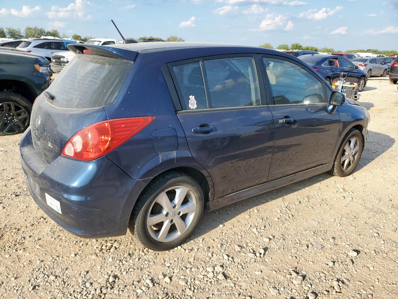 NISSAN VERSA S