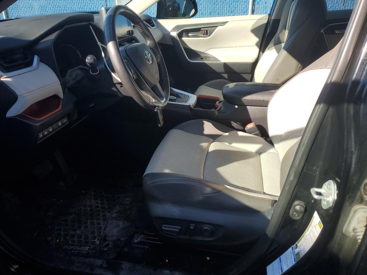 TOYOTA RAV4 ADVENTURE