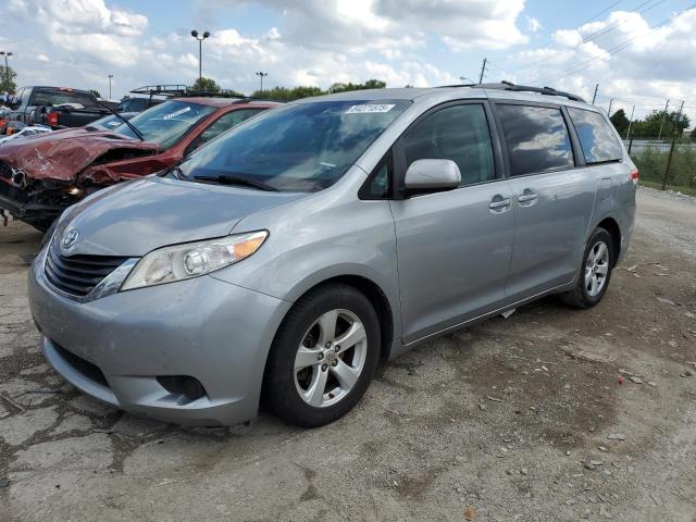 TOYOTA SIENNA LE