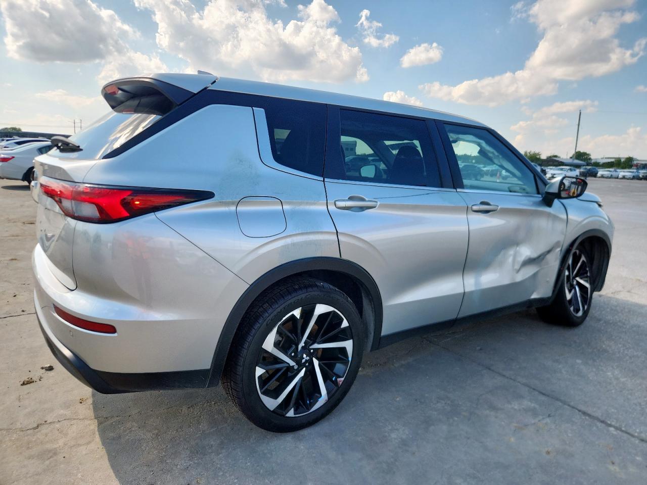 MITSUBISHI OUTLANDER ES