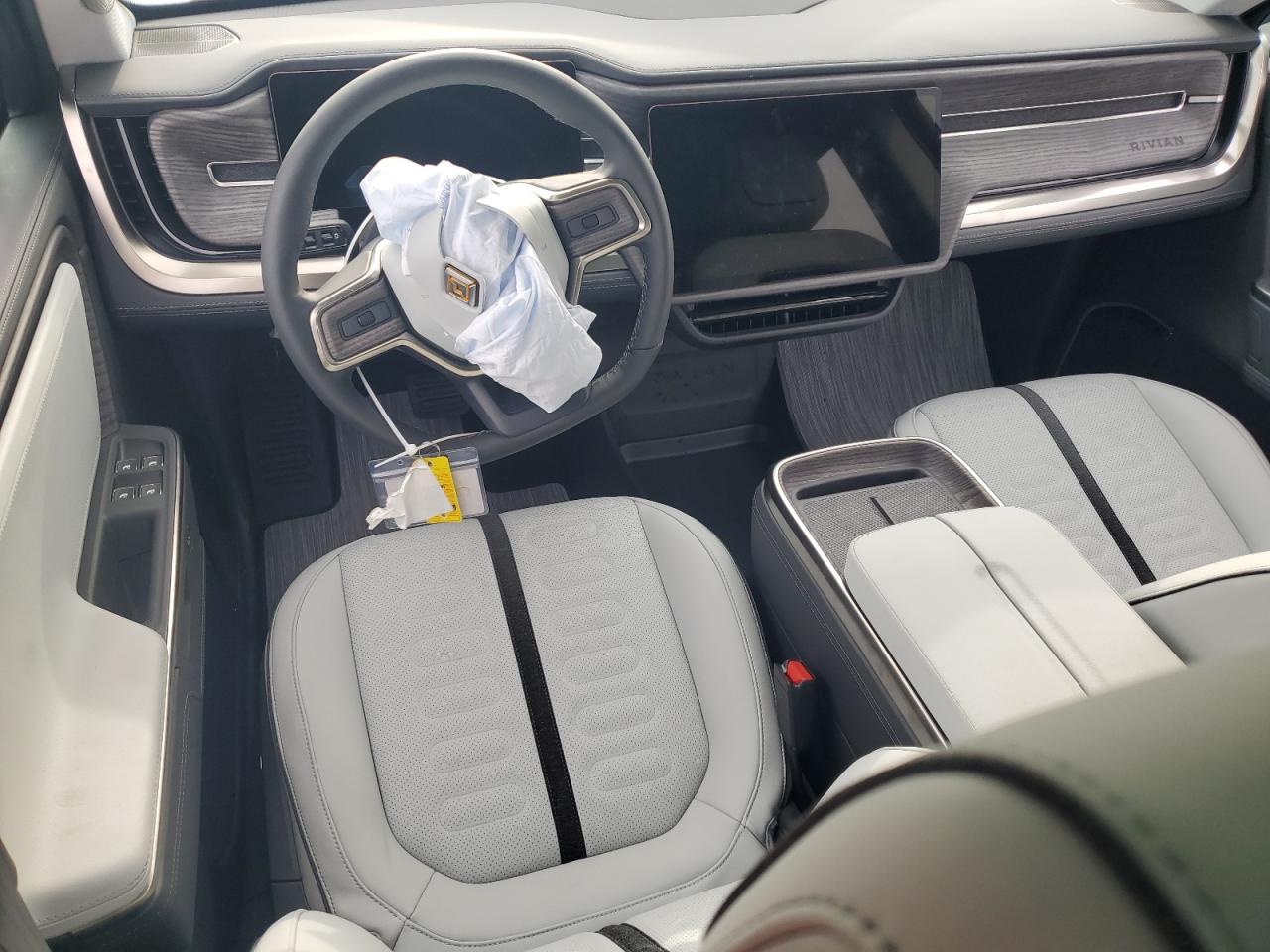 RIVIAN R1S ADVENTURE