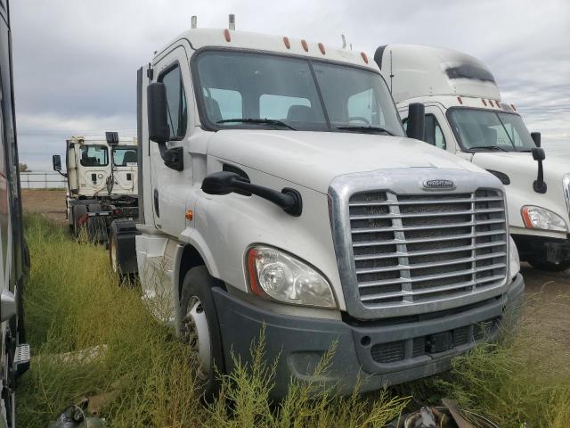 Global Auto Auctions: 2016 FREIGHTLINER CASCADIA 1