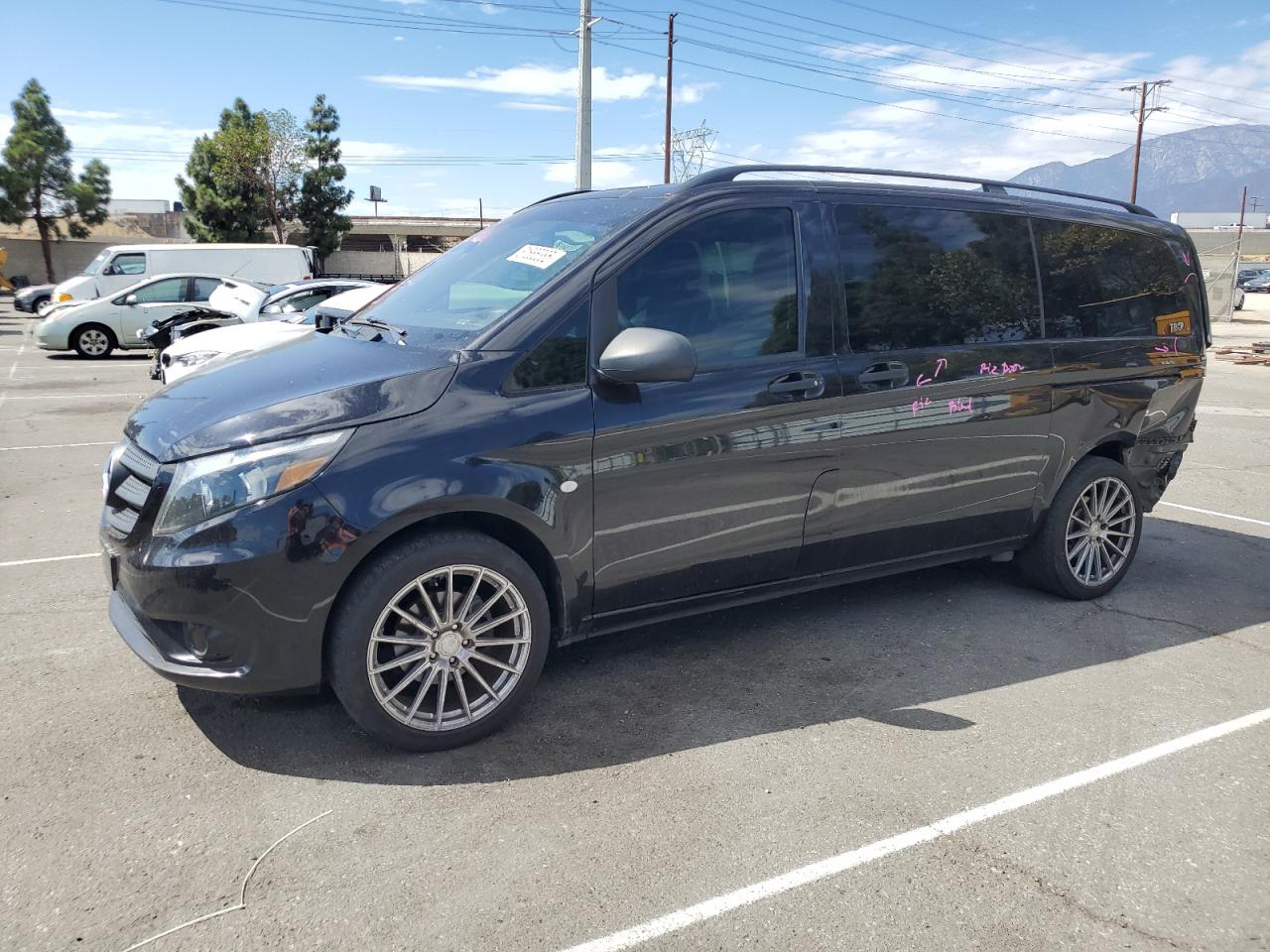 MERCEDES-BENZ METRIS