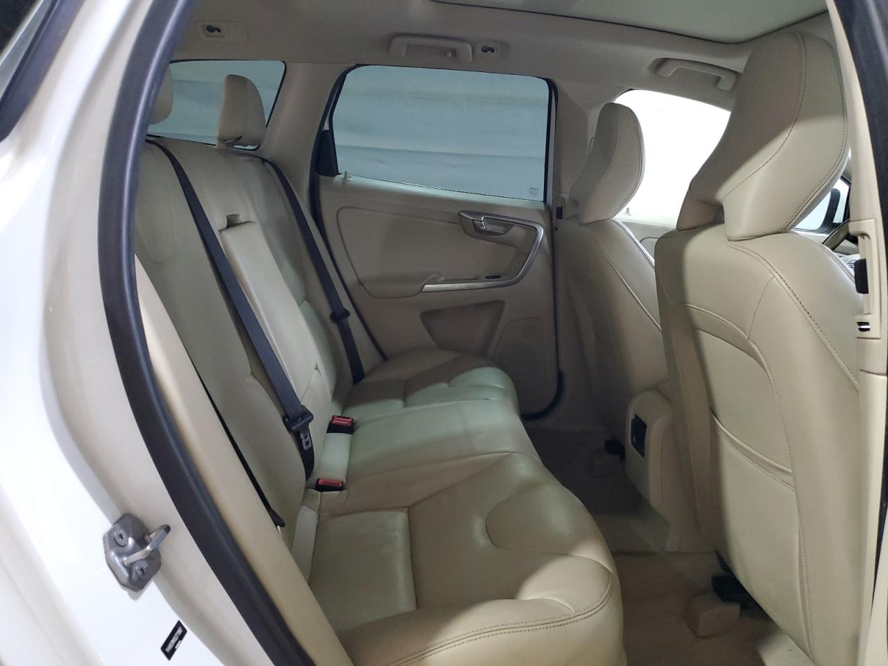 VOLVO XC60 T6 PLATINUM