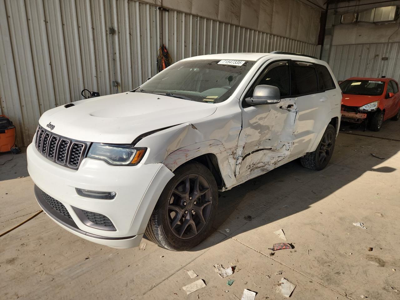  Salvage Jeep Grand Cherokee