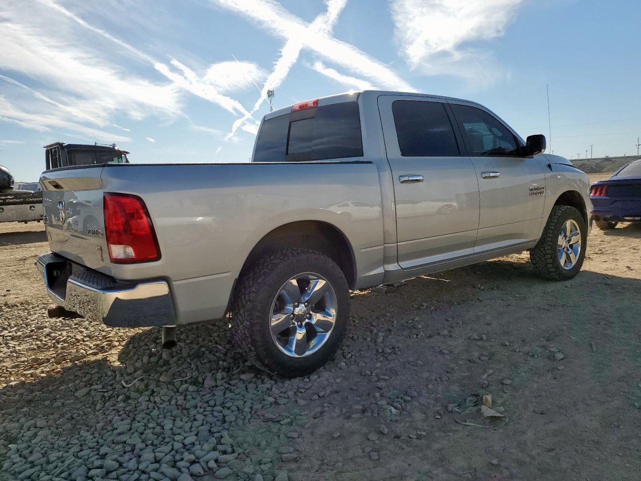 RAM 1500 SLT