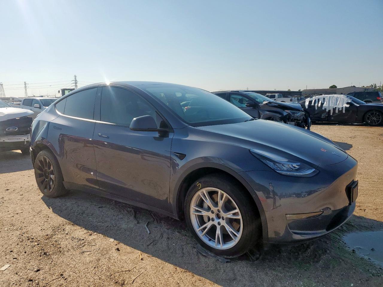 TESLA MODEL Y