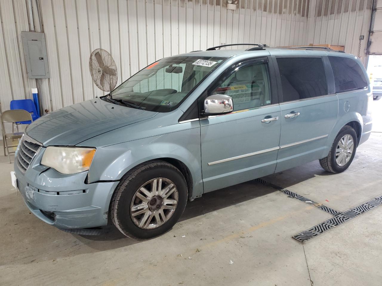 CHRYSLER TOWN & COUNTRY LIMITED