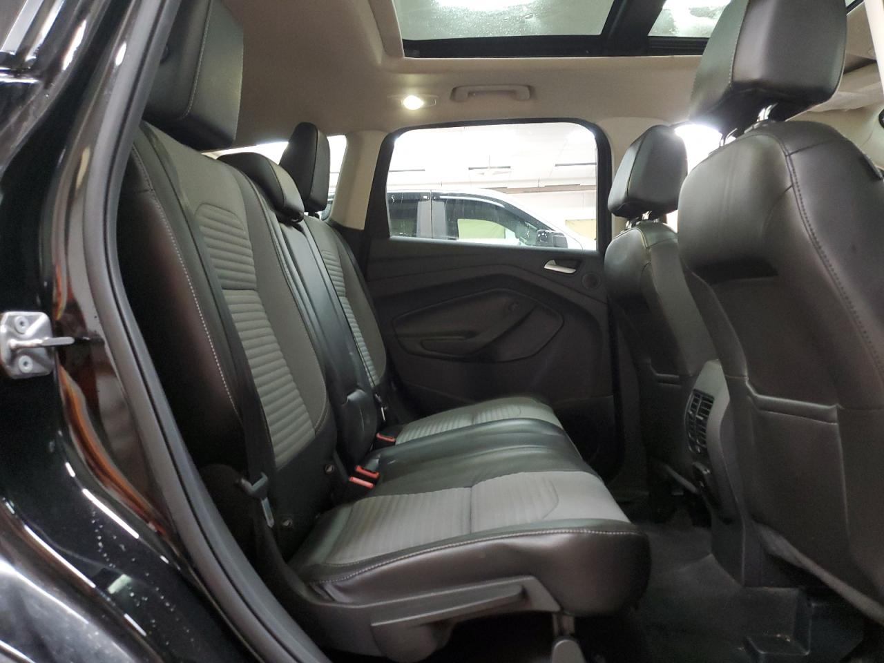 FORD ESCAPE SE
