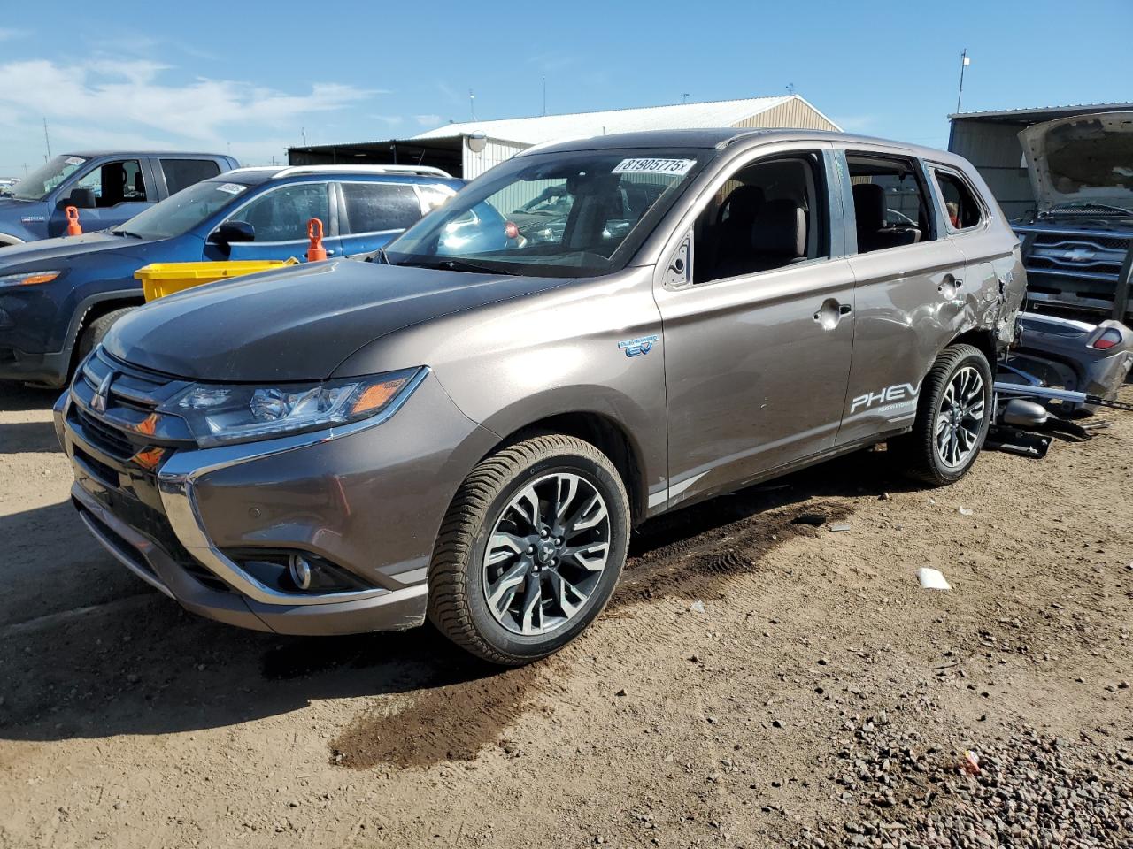 MITSUBISHI OUTLANDER SE