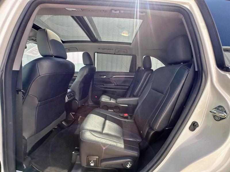 2015 TOYOTA HIGHLANDER 5TDDKRFH1FS210089