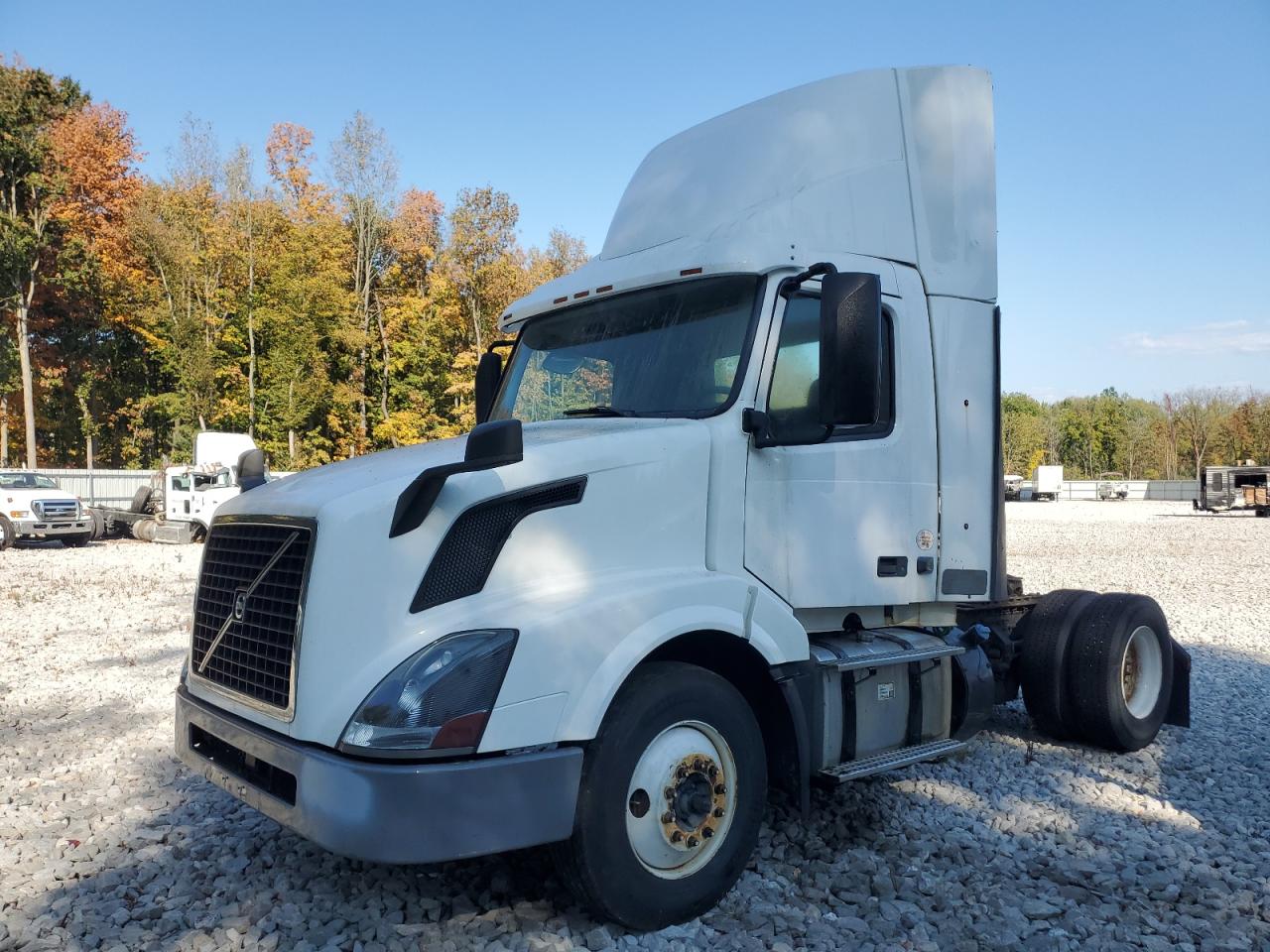 Lot #3286950797 2016 VOLVO VNL