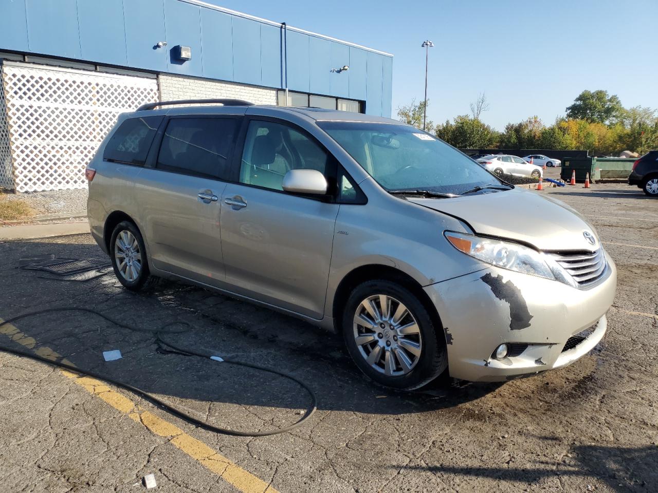 TOYOTA SIENNA XLE