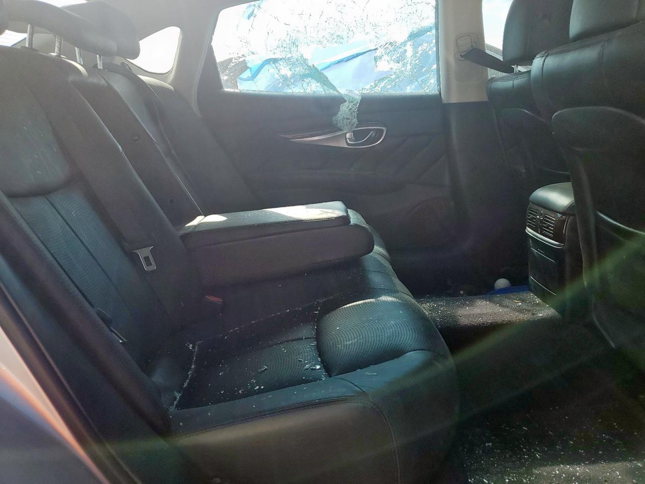 INFINITI Q70 3.7 LUXE