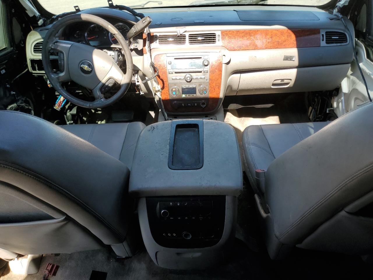 CHEVROLET SUBURBAN C1500 LT