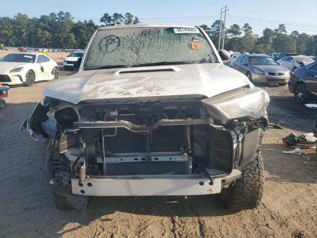 2019 TOYOTA 4RUNNER SR JTEBU5JR8K5717576