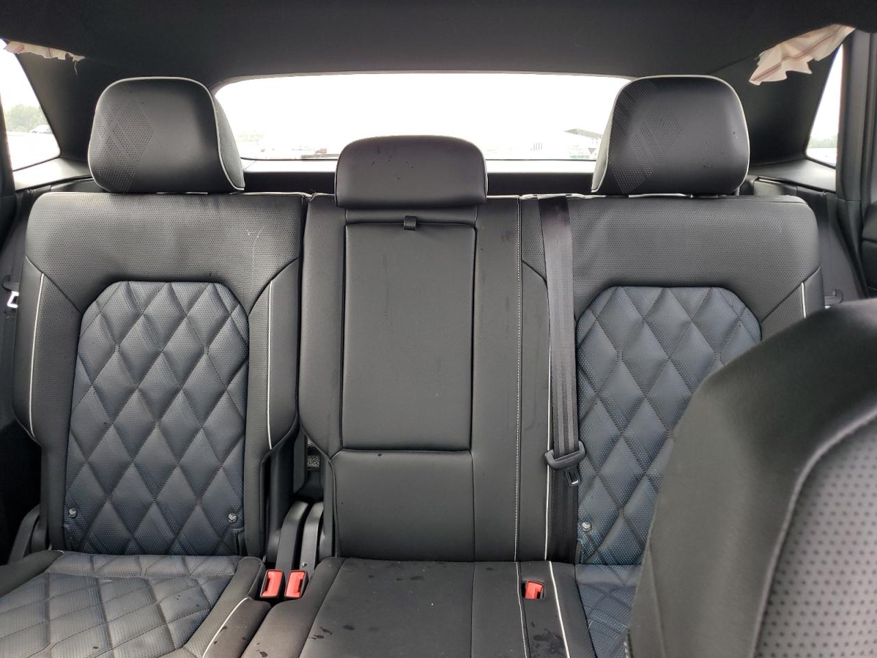 VOLKSWAGEN ATLAS CROSS SPORT SEL PREMIUM R-LINE