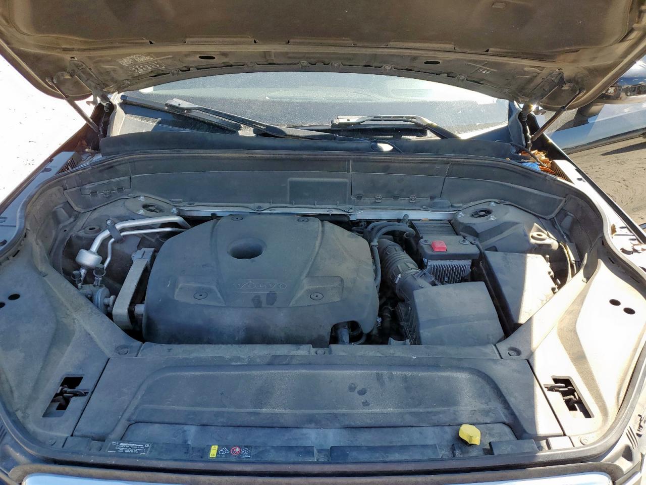 VOLVO XC90 T6 MOMENTUM