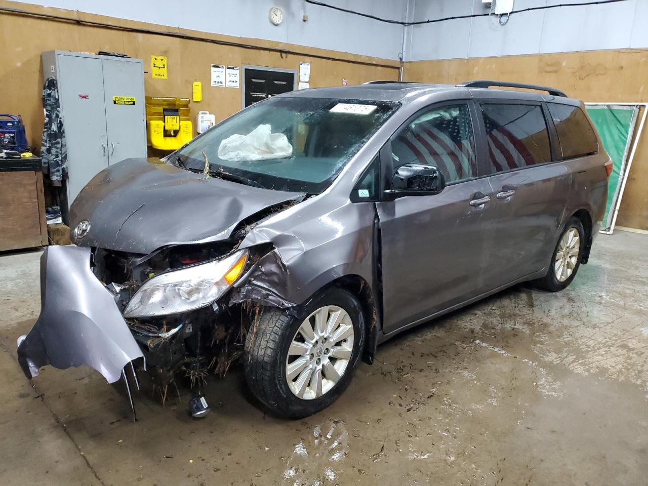 TOYOTA SIENNA XLE