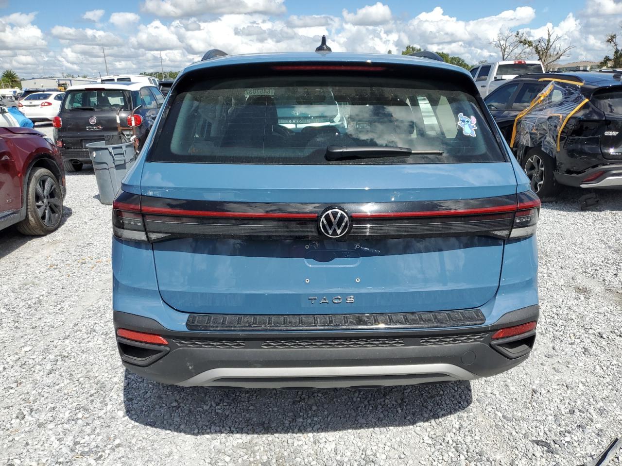 VOLKSWAGEN TAOS S