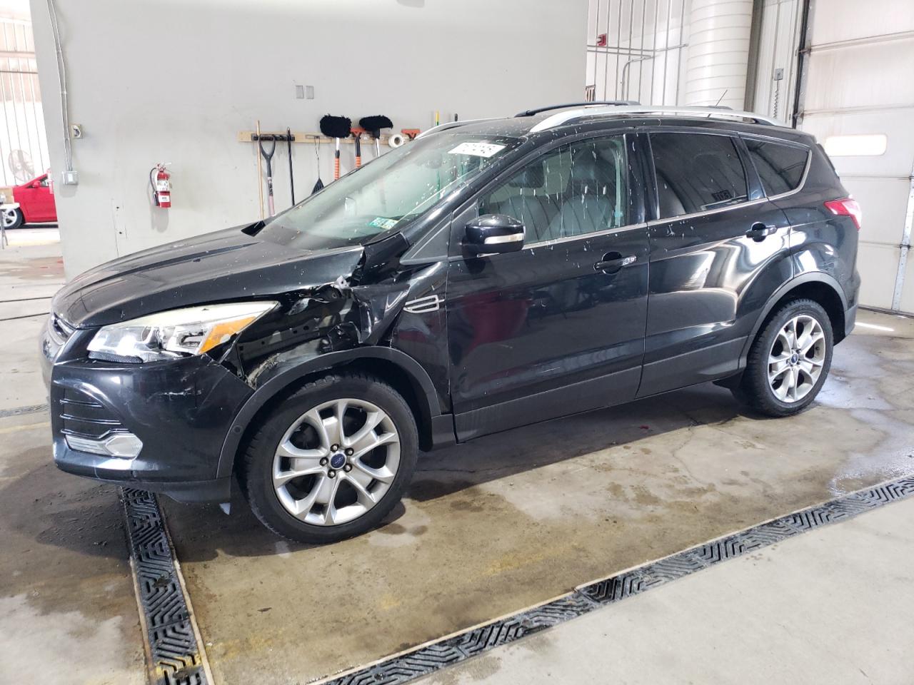 FORD ESCAPE TITANIUM
