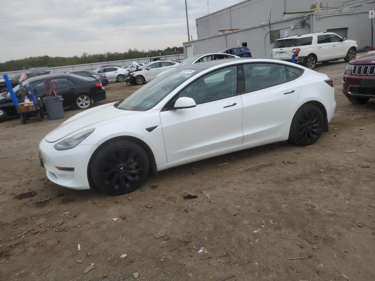 TESLA MODEL 3