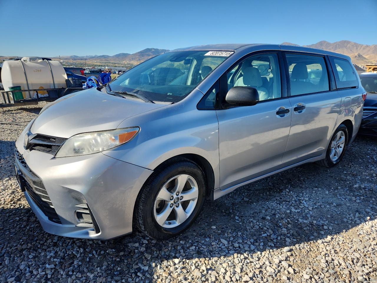 Lot #3261596060 2018 TOYOTA SIENNA L